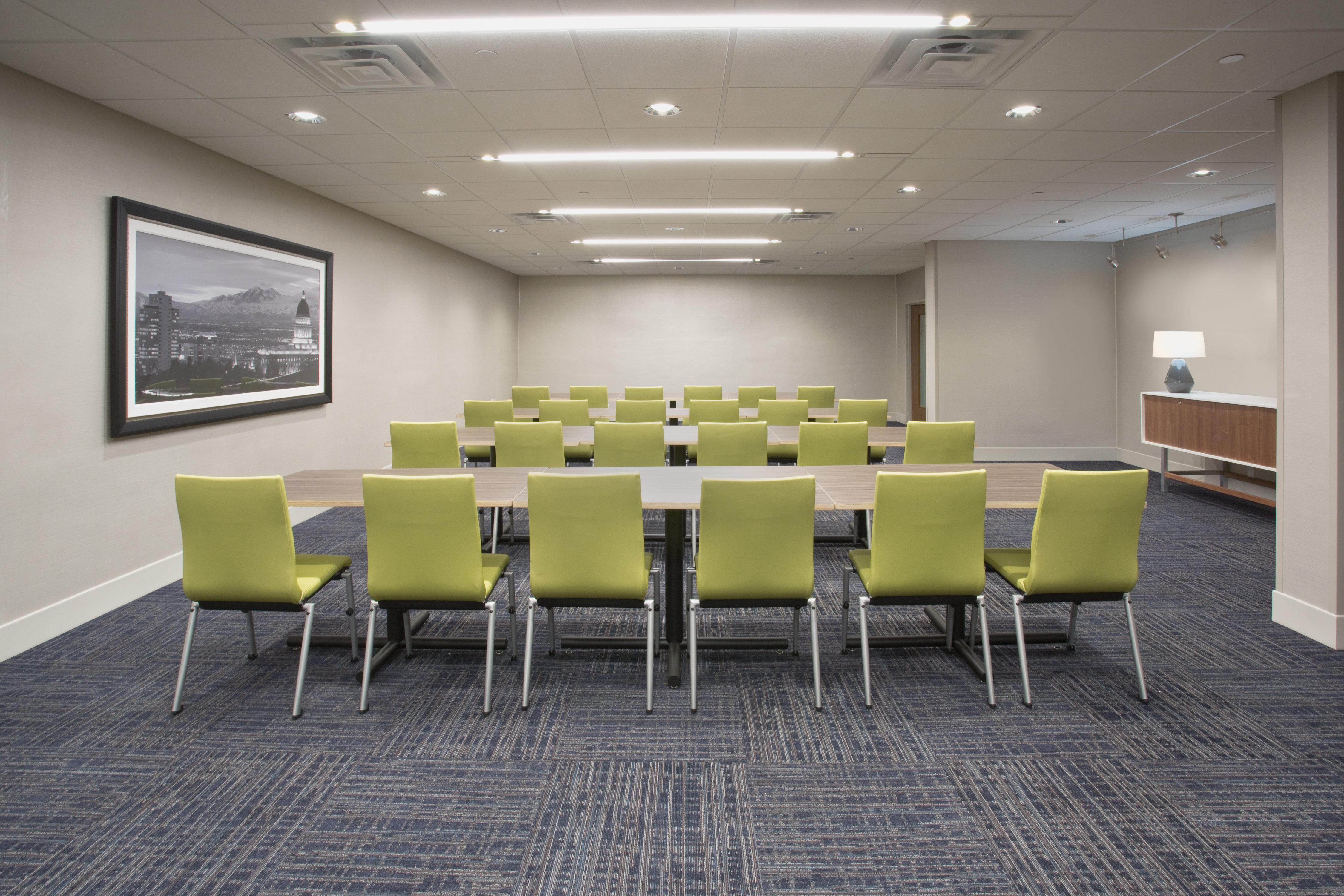 Holiday Inn Express & Suites Chicago North Shore - Niles By Ihg Exterior foto