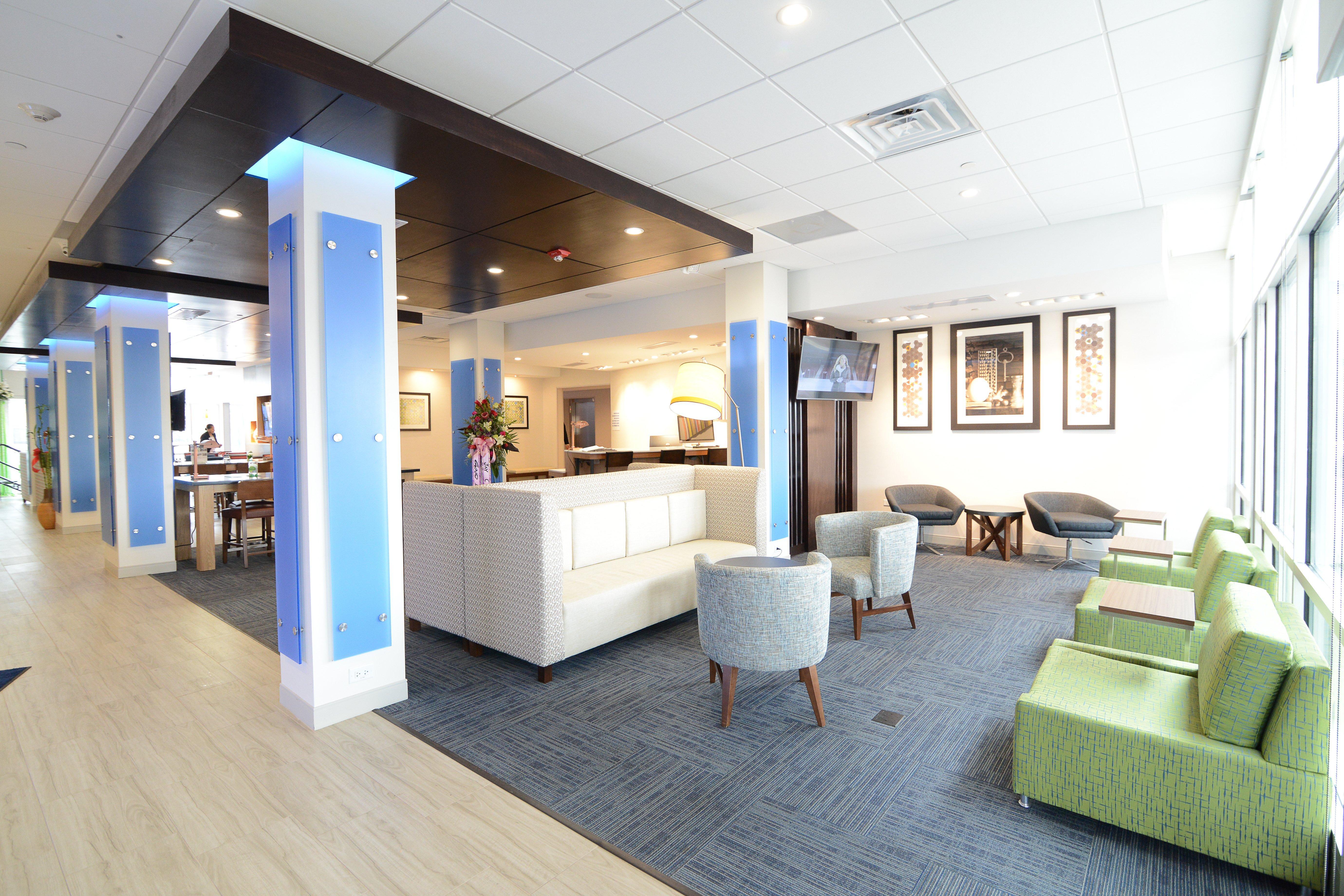 Holiday Inn Express & Suites Chicago North Shore - Niles By Ihg Exterior foto