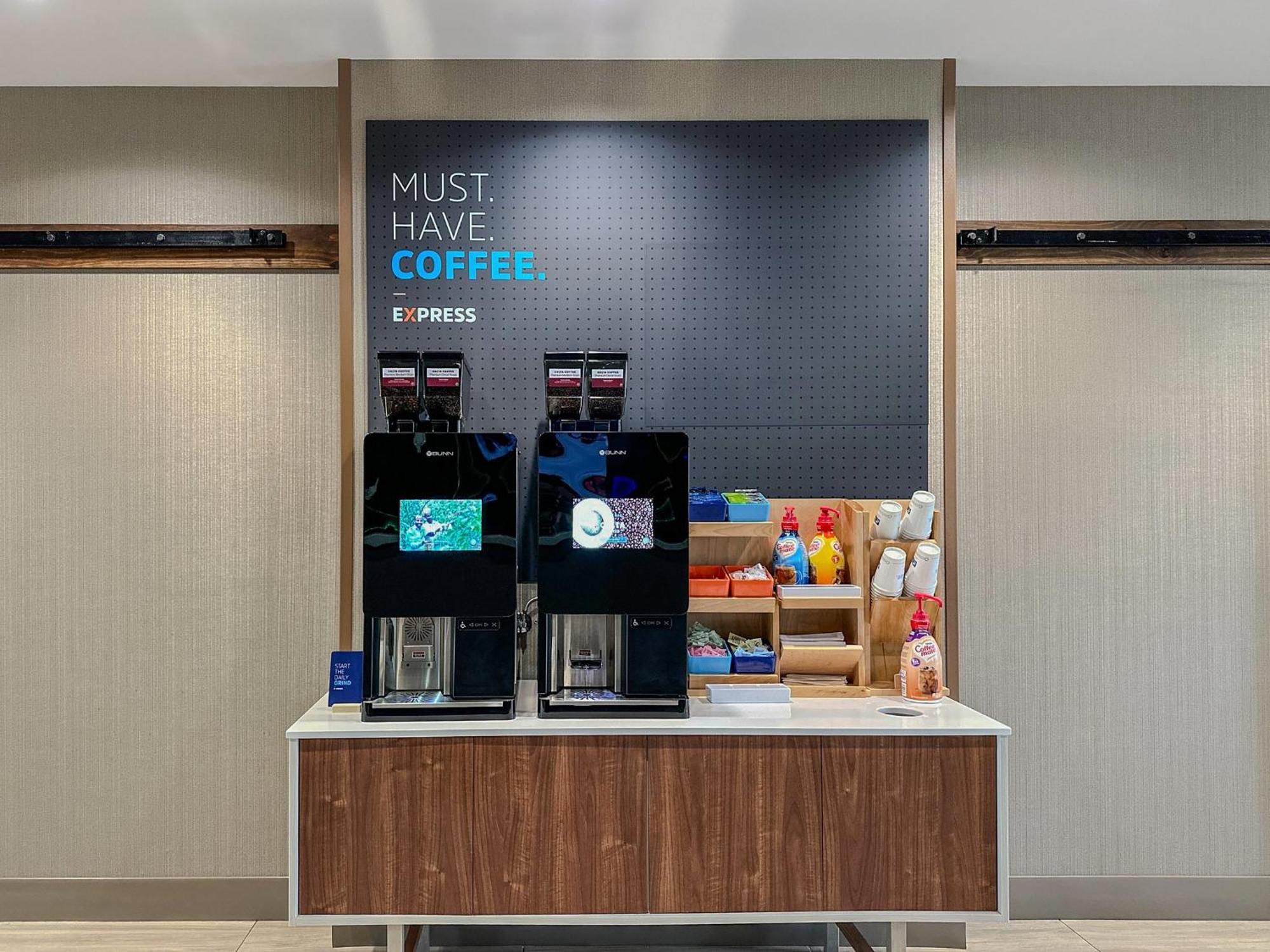 Holiday Inn Express & Suites Chicago North Shore - Niles By Ihg Exterior foto